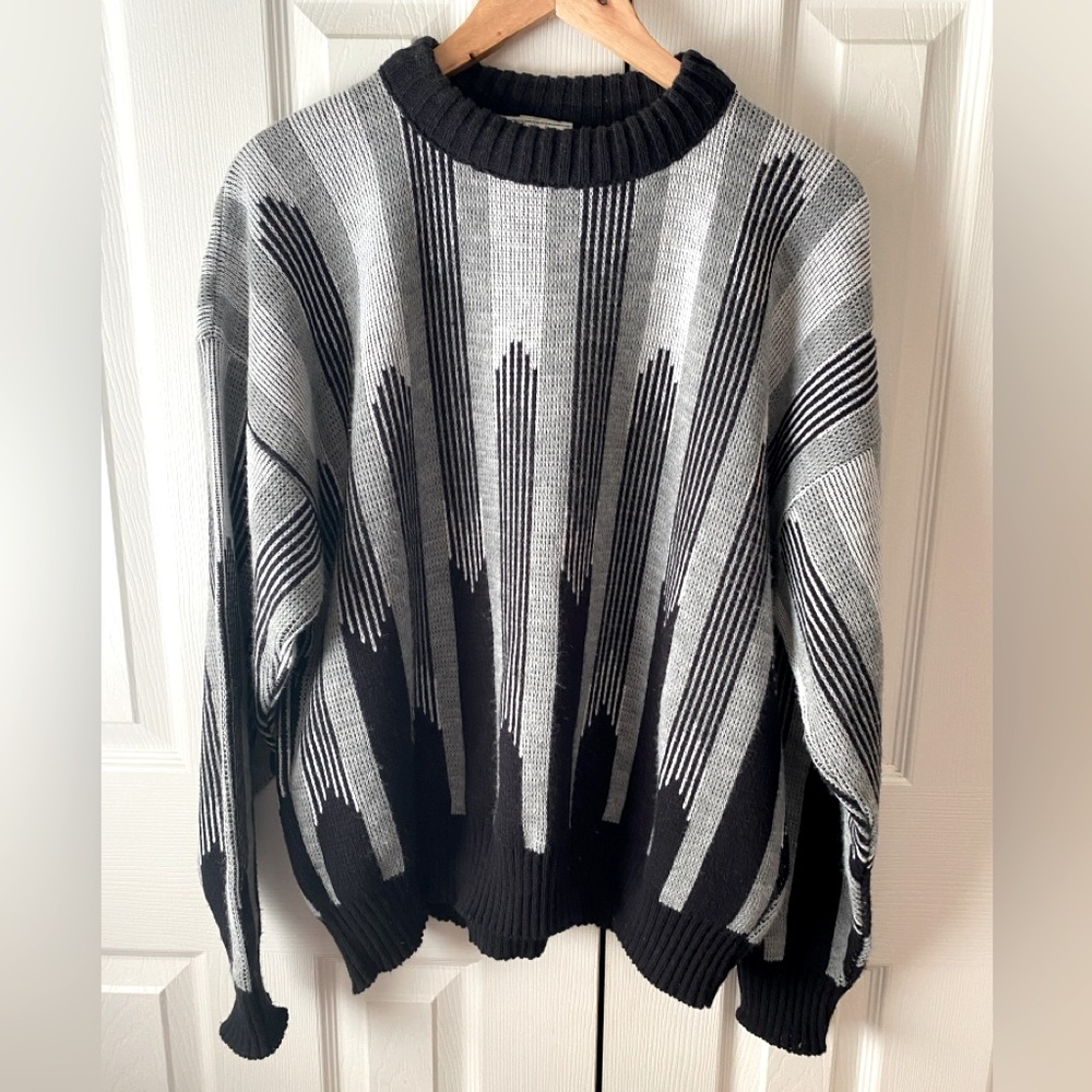 VINTAGE 80’s THE MEN’S STORE SEARS Black/White/Gray Art Deco 3D Knit Sweater‎ XL